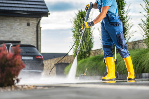 Best Animal Enclosure Cleaning  in Winter Park, FL